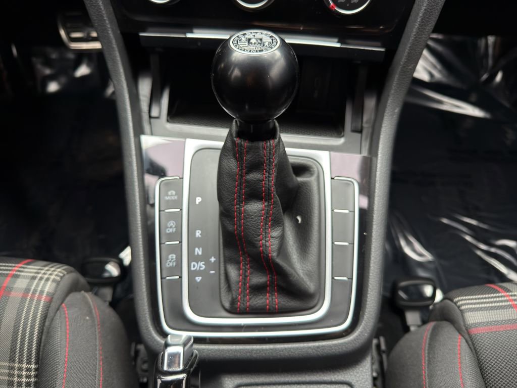 Used 2020 Volkswagen GTI S image 18