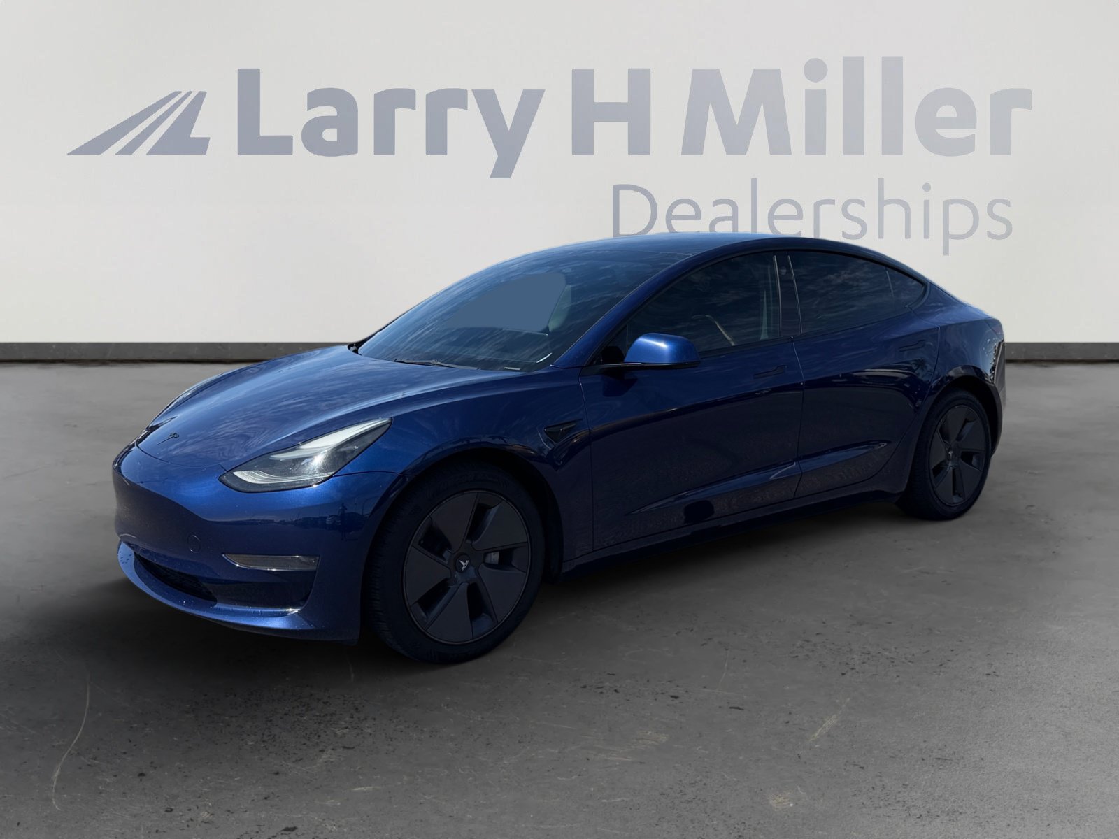 Used 2023 Tesla Model 3 Standard Range RWD image 1