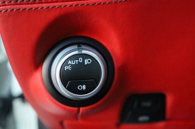Used 2017 Ferrari GTC4Lusso AWD/4WD image 36