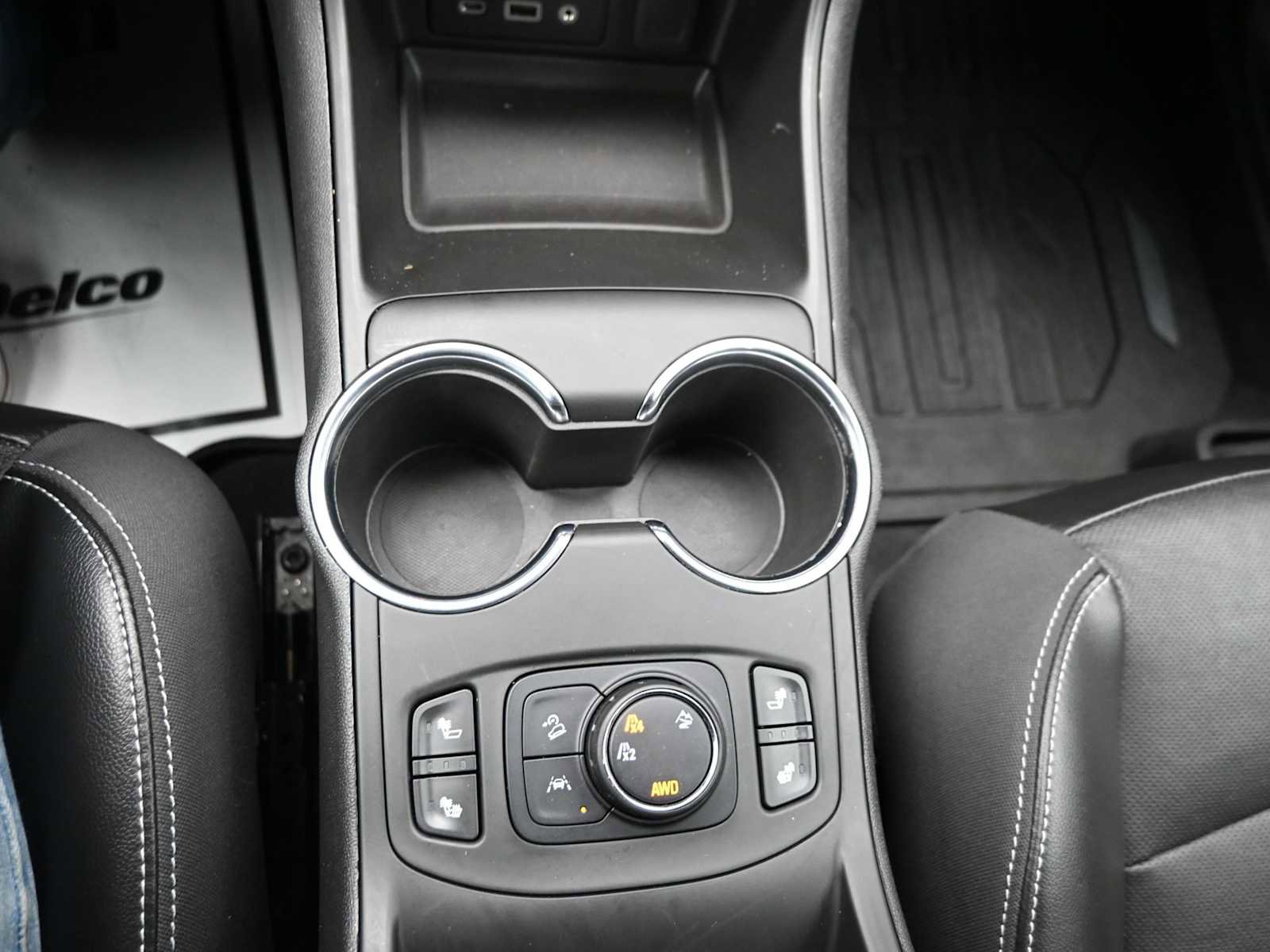 Used 2022 GMC Terrain SLT w/ Infotainment Package II image 16