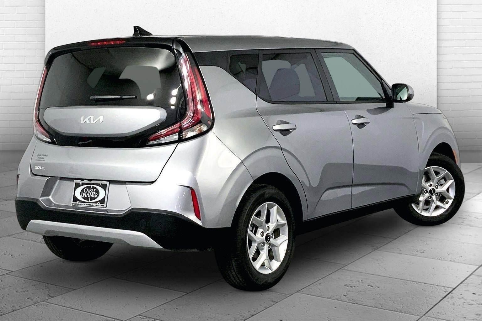 Certified 2025 Kia Soul LX FWD image 13