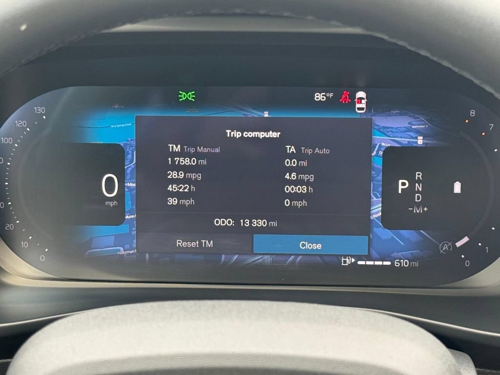Certified 2026 Volvo XC40 B5 Plus AWD/4WD image 12