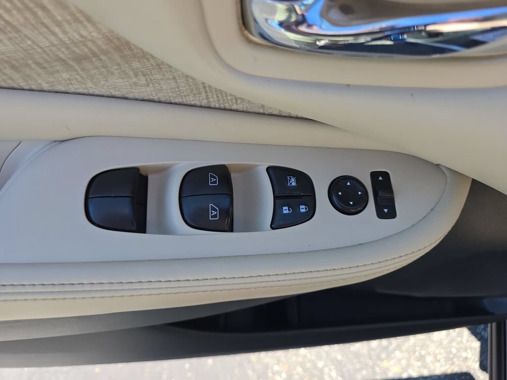 Used 2021 Nissan Murano SV AWD/4WD image 22