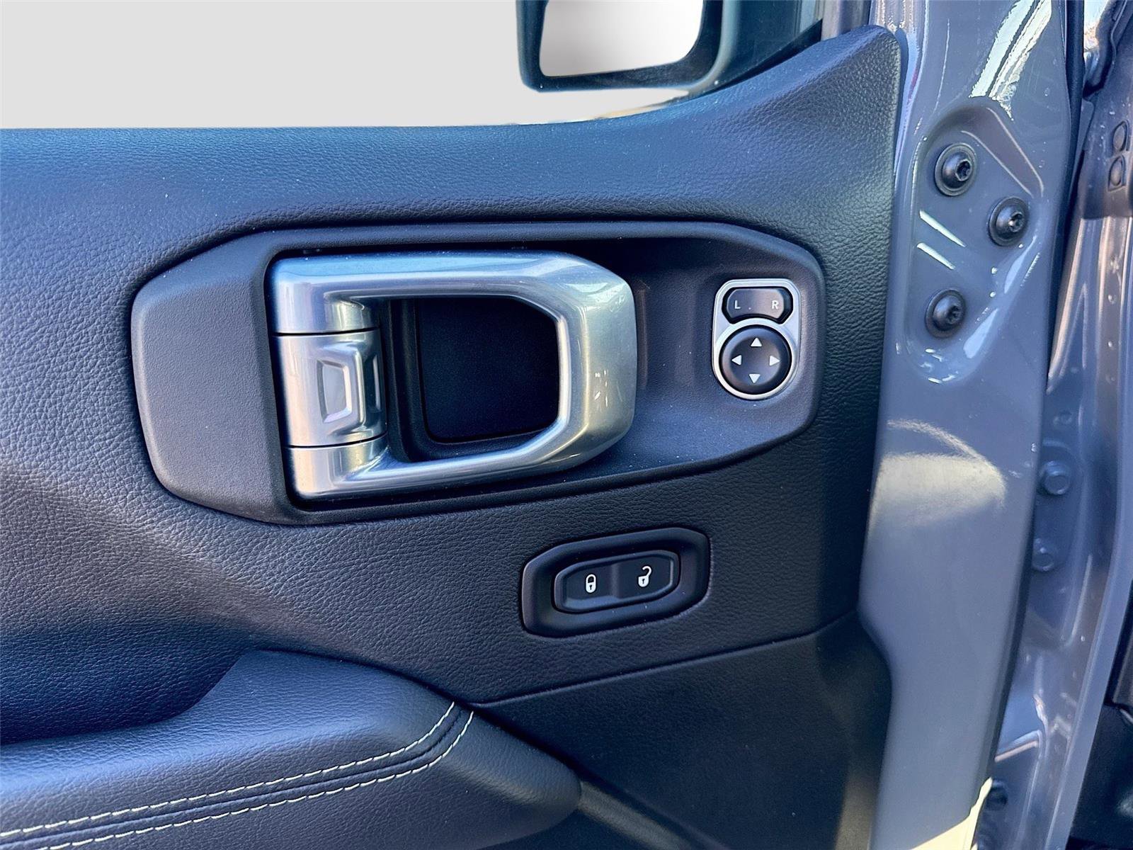 Used 2021 Jeep Wrangler Unlimited Sahara image 17