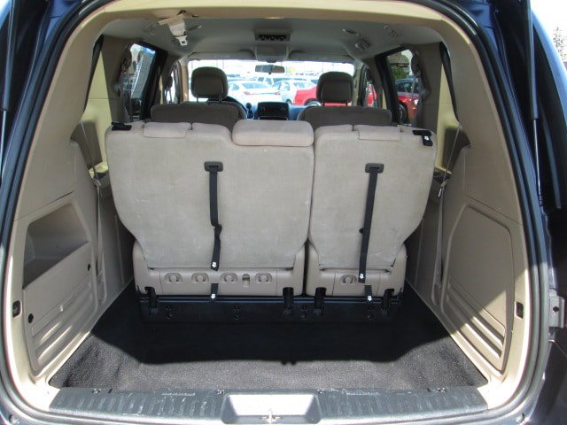 Used 2013 Dodge Grand Caravan SE FWD image 12