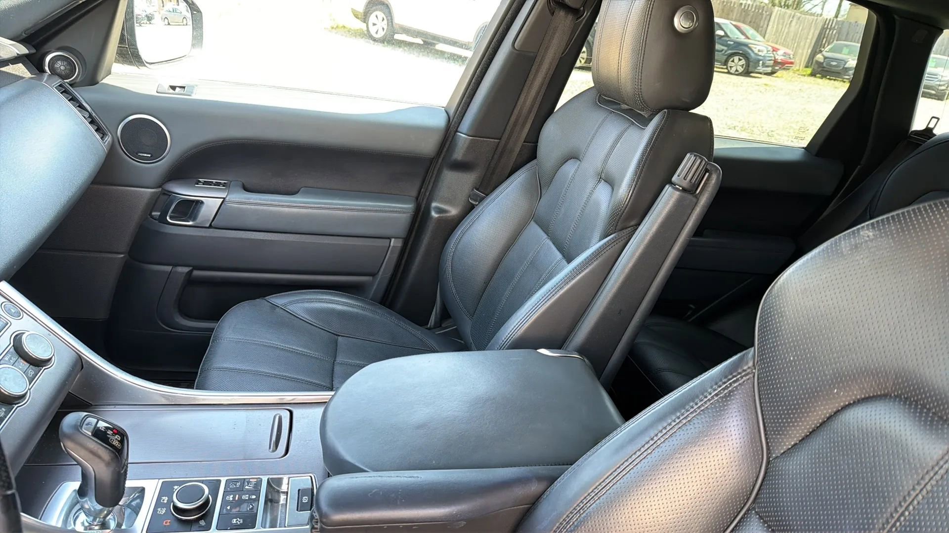 Used 2014 Land Rover Range Rover Sport HSE image 29