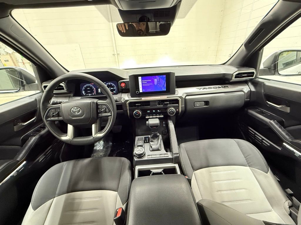 Used 2025 Toyota Tacoma TRD Off-Road image 21