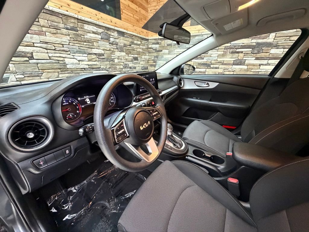 Used 2024 Kia Forte LXS image 10