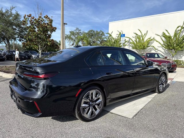 New 2025 BMW 750e xDrive w/ Premium Package image 3