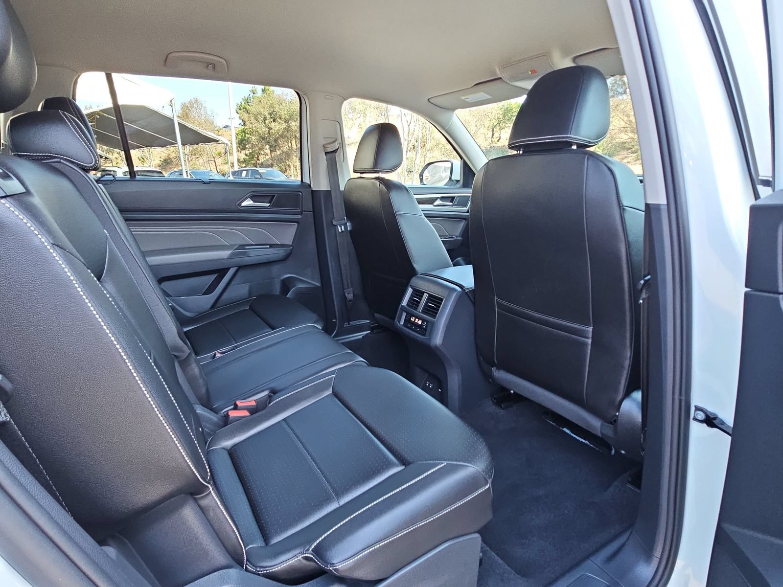 Used 2023 Volkswagen Atlas SE FWD image 11