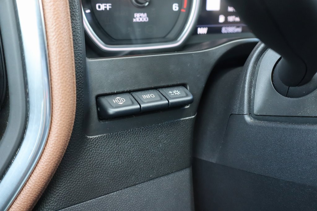 Used 2021 Chevrolet Silverado 1500 High Country w/ Technology Package image 18