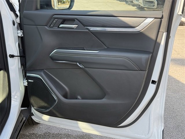 Used 2025 GMC Acadia Elevation image 35