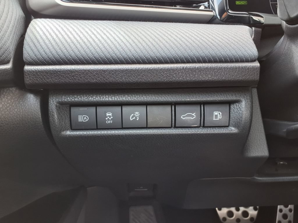 Used 2025 Toyota Camry SE FWD image 29