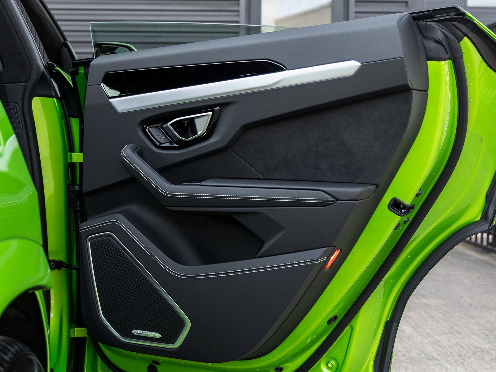 Used 2024 Lamborghini Urus S image 40