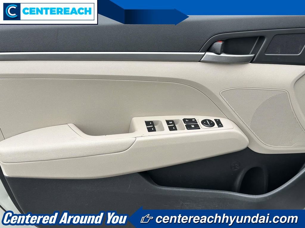 Used 2018 Hyundai Elantra SE w/ SE Connectivity Package 04 FWD image 13
