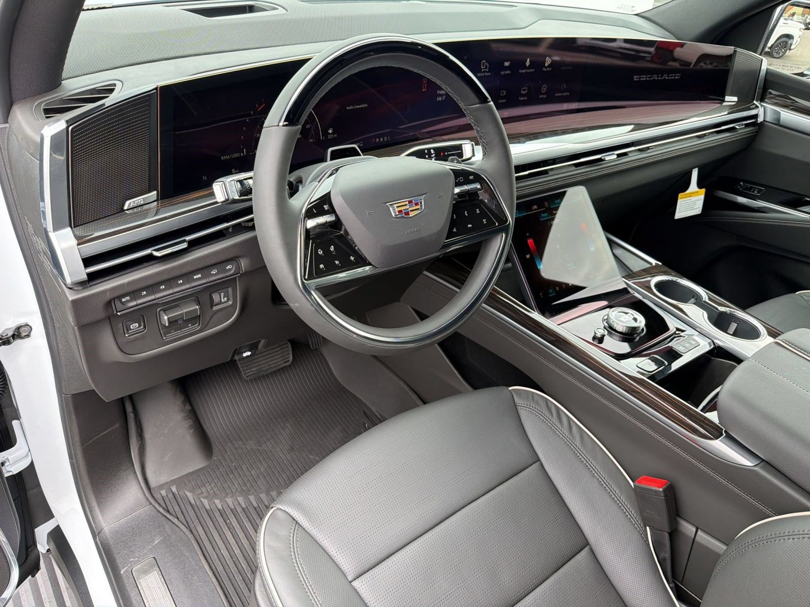 New 2026 Cadillac Escalade Luxury w/ Touring Package AWD/4WD image 3