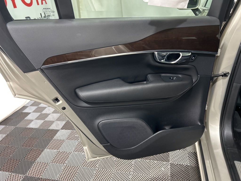 Used 2016 Volvo XC90 T6 Momentum image 19
