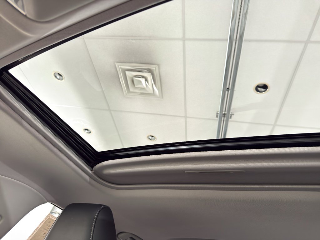 Used 2025 Toyota RAV4 XLE Premium image 22