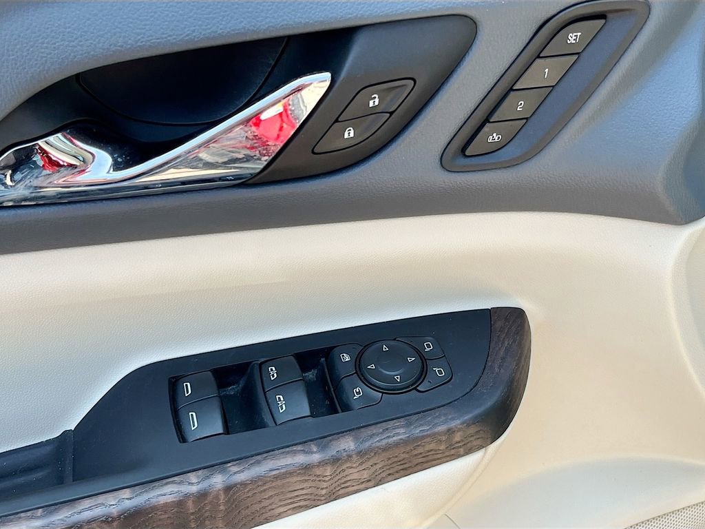 Used 2023 GMC Acadia Denali w/ Denali Technology Package AWD/4WD image 18