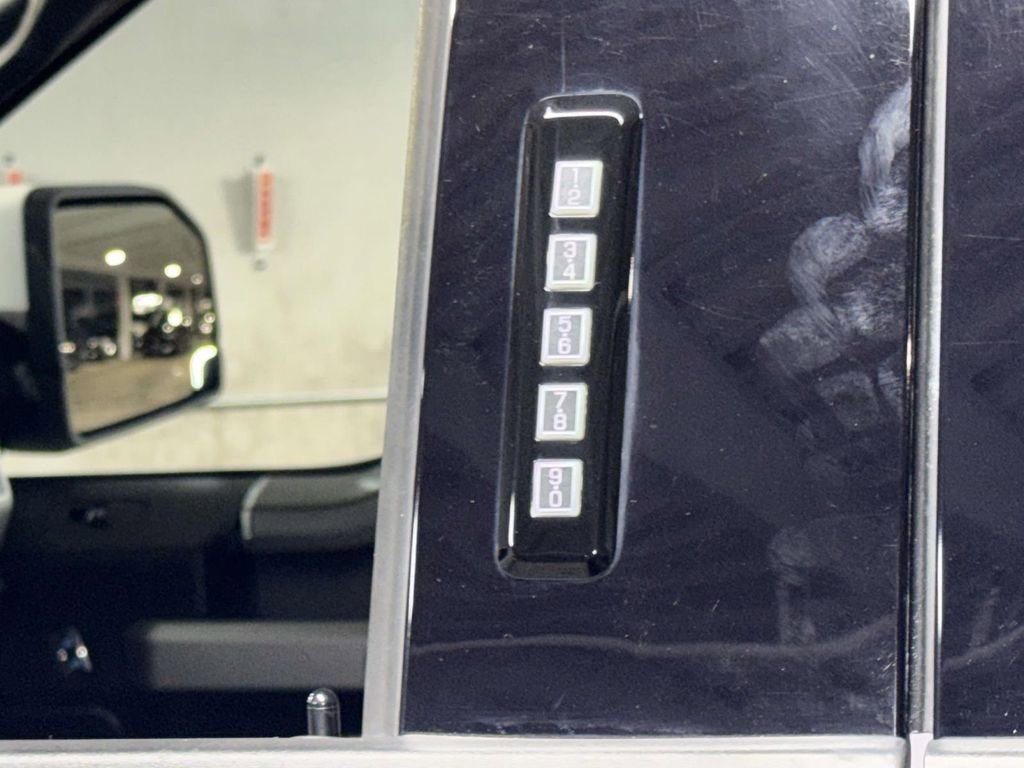 Used 2016 Ford F150 Lariat image 21