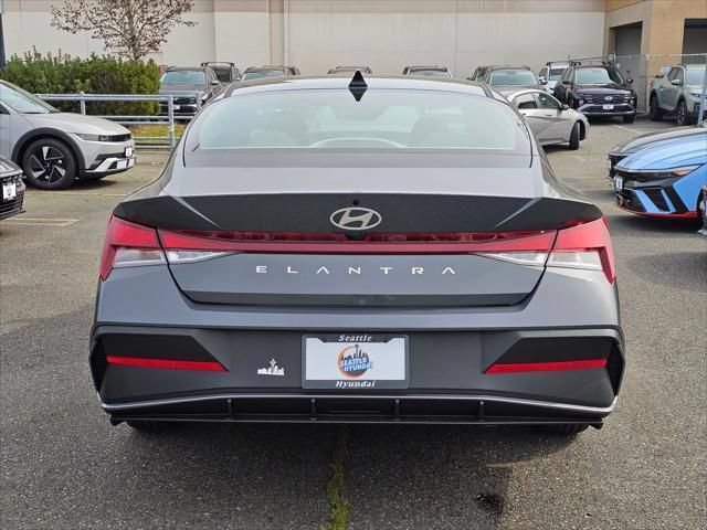 New 2026 Hyundai Elantra SE FWD image 6