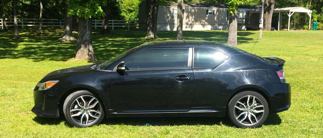 Used 2016 Scion tC FWD image 2