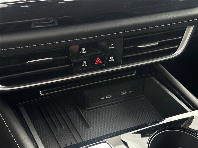 Used 2025 Volkswagen Atlas SE image 15