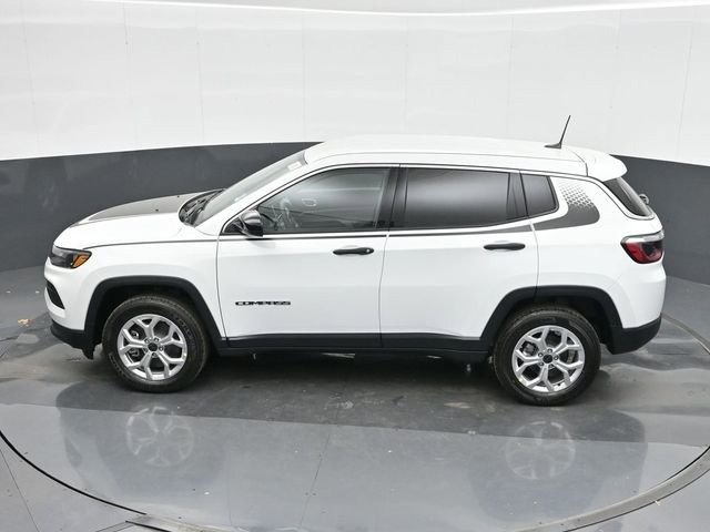 Used 2025 Jeep Compass Sport w/ Mopar Graphics Package AWD/4WD image 35