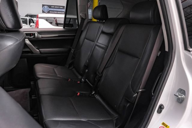 Used 2015 Lexus GX 460 w/ Navigation Package image 34