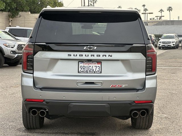 Used 2025 Chevrolet Suburban RST image 5