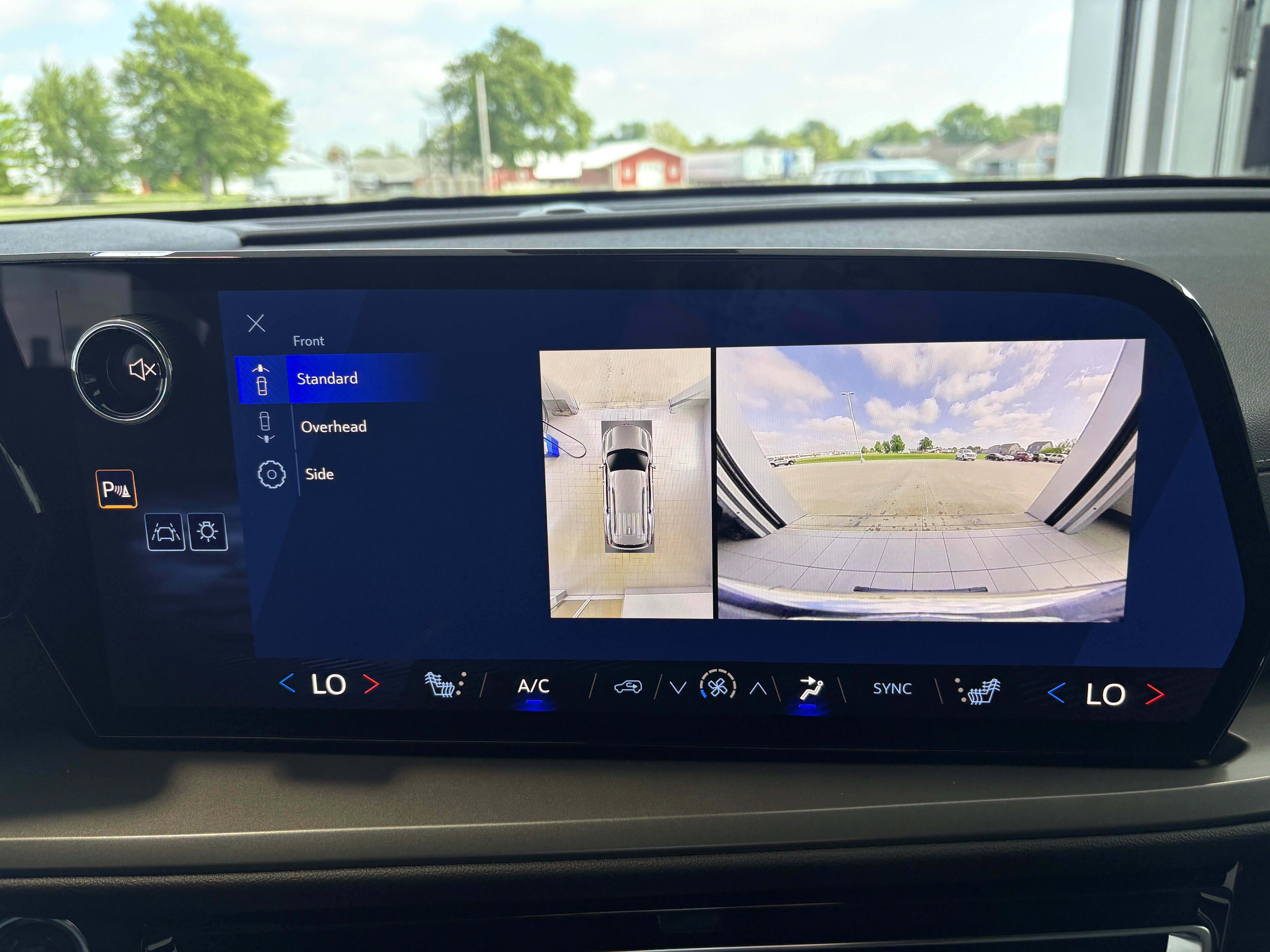 New 2026 Chevrolet Traverse LT w/ Driver Confidence Package FWD image 16