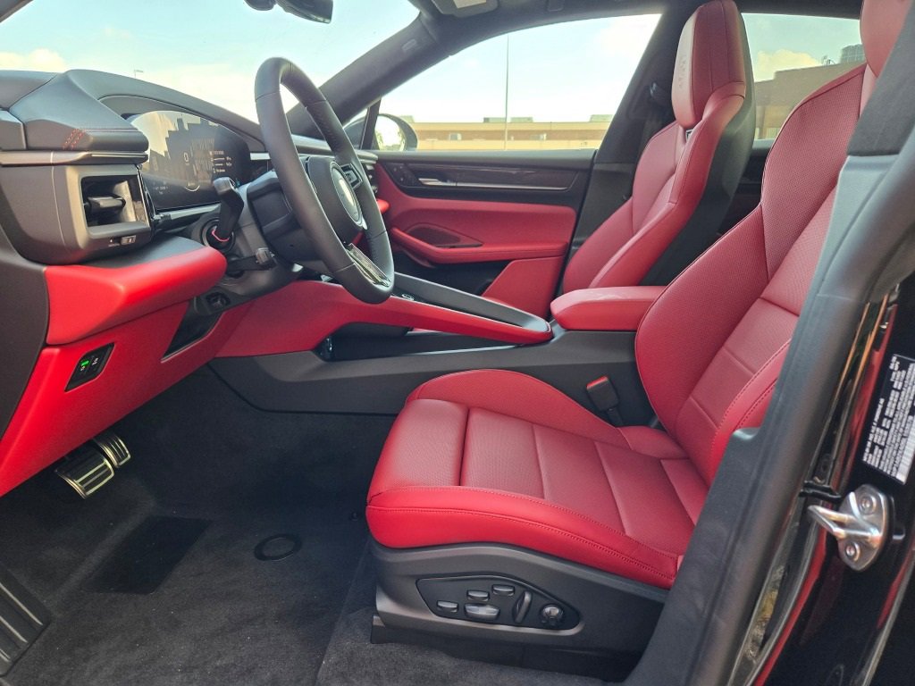 New 2025 Porsche Macan 4S Electric image 19