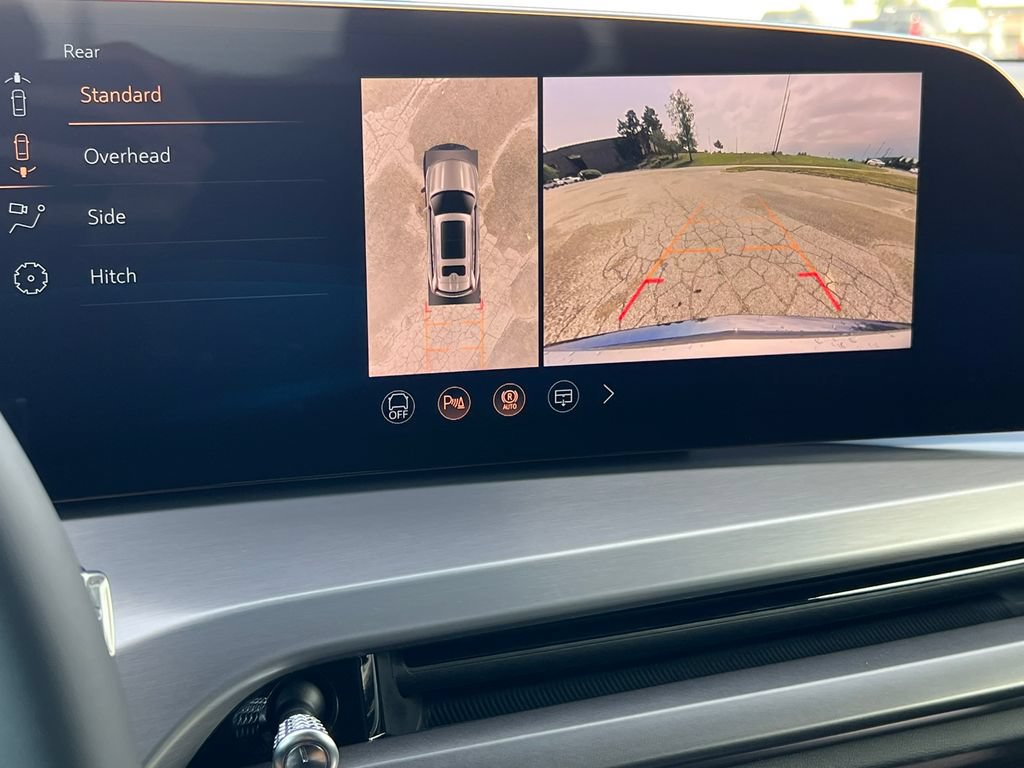 New 2027 Cadillac Vistiq Sport w/ LPO, Floor Liner Package AWD/4WD image 24