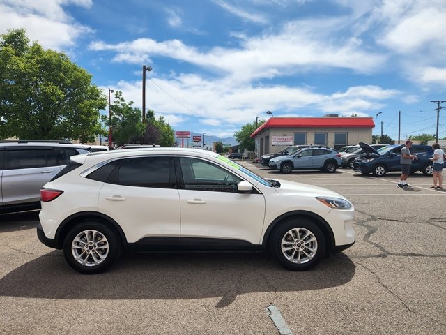 Used 2020 Ford Escape SE image 3