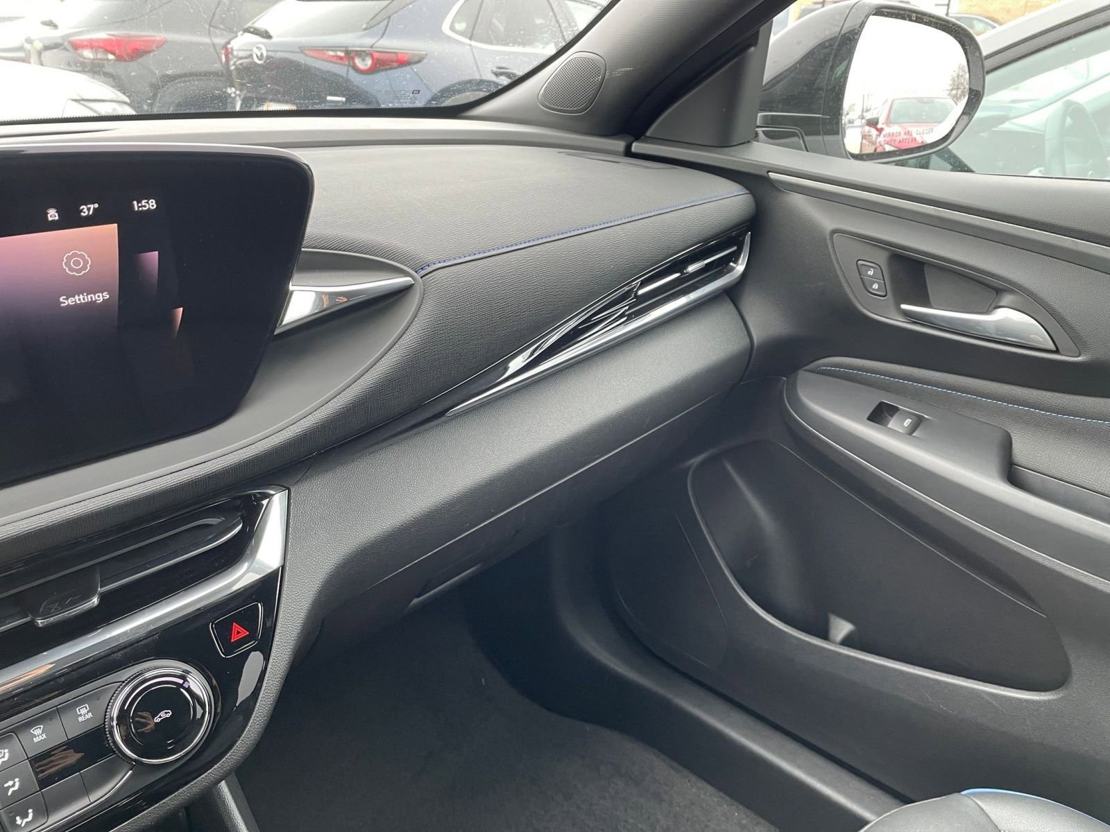 Used 2025 Buick Envista Sport Touring image 34