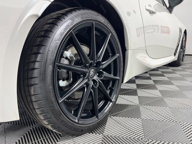 Used 2025 Toyota GR86 Premium image 14