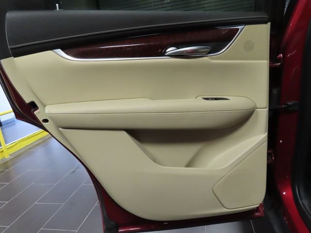 Used 2019 Cadillac XT5 Premium Luxury w/ Driver Assist Package FWD image 10