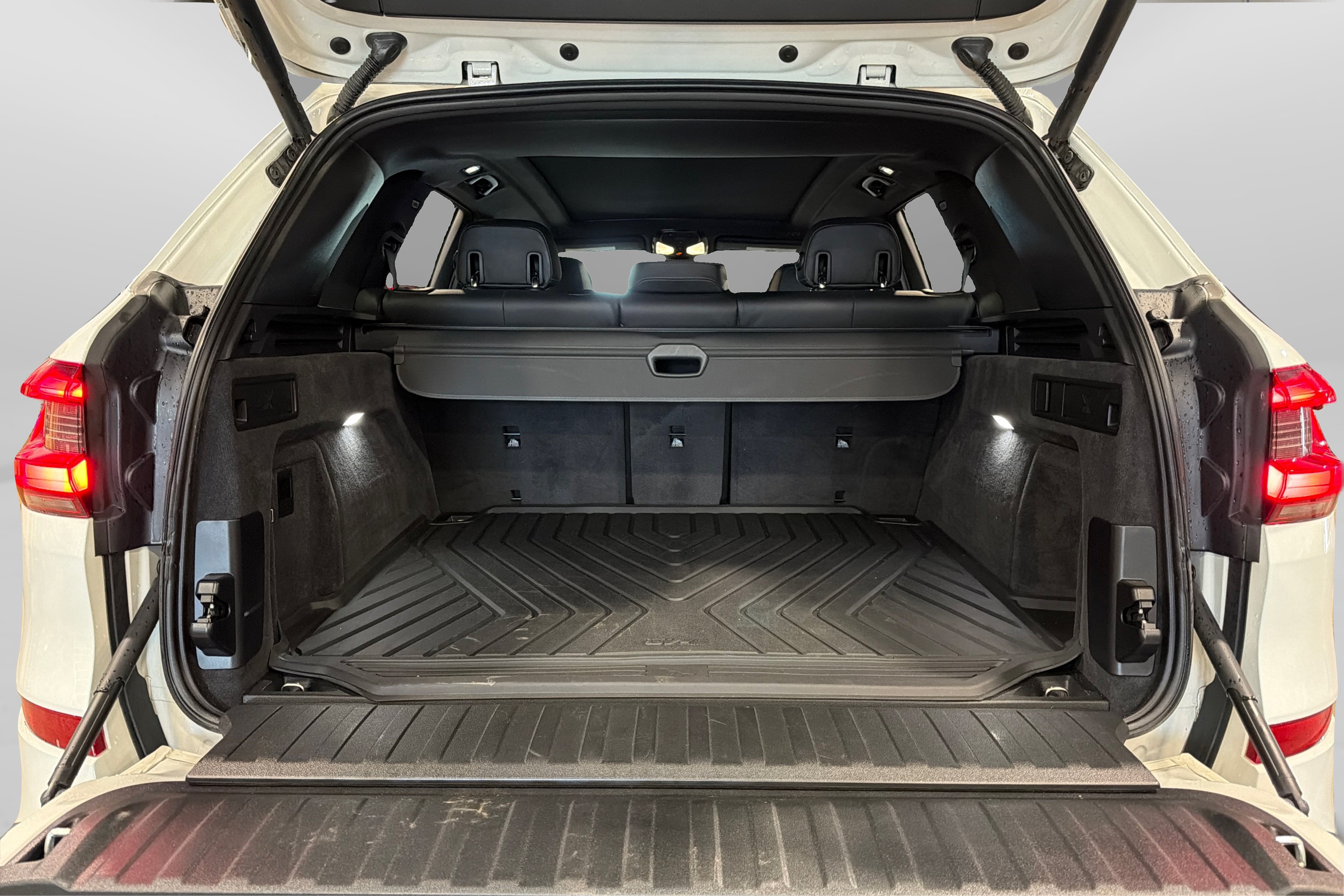 Used 2022 BMW X5 M50i w/ Executive Package AWD/4WD image 48