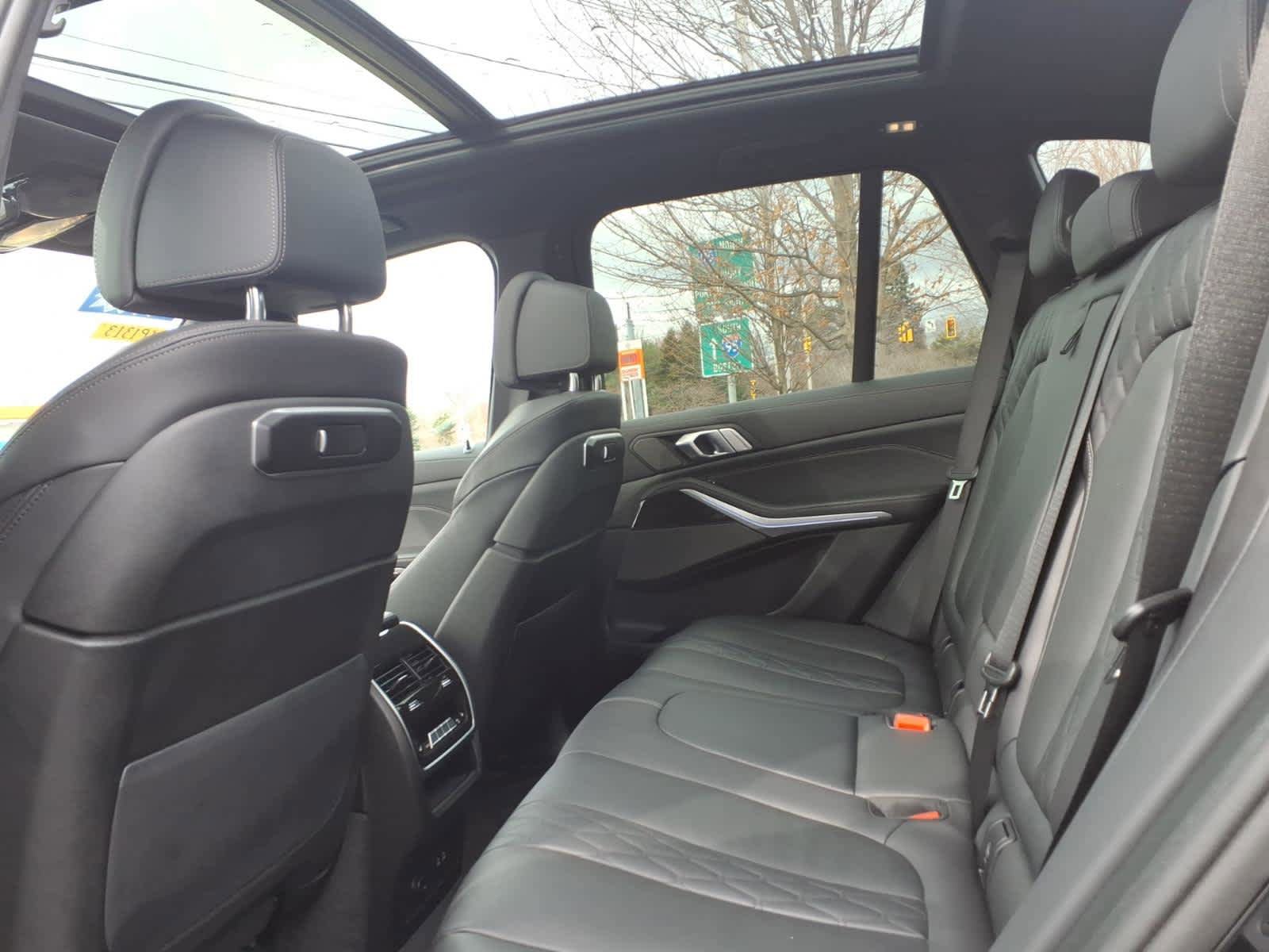 Used 2025 BMW X5 xDrive50e image 14