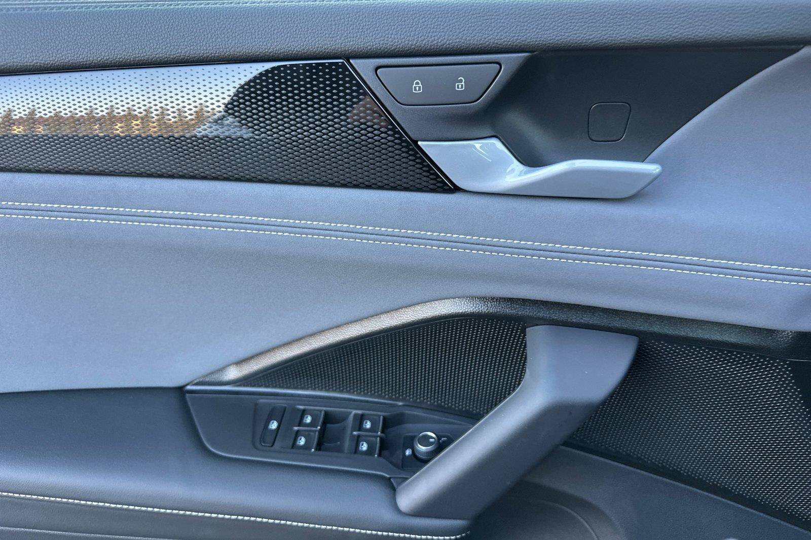 New 2026 Volkswagen Tiguan SE AWD/4WD image 10