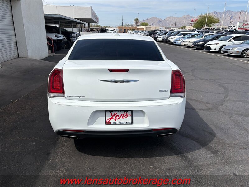 Used 2019 Chrysler 300 Touring w/ Sport Appearance Package RWD image 7