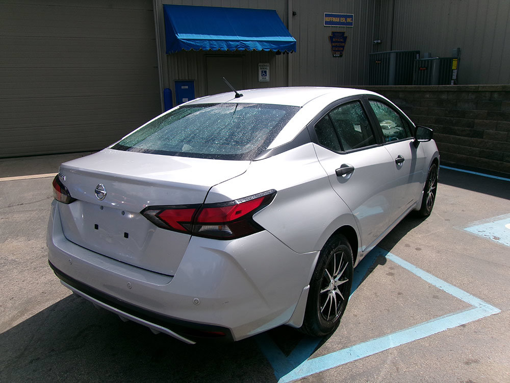 Used 2021 Nissan Versa S FWD image 4