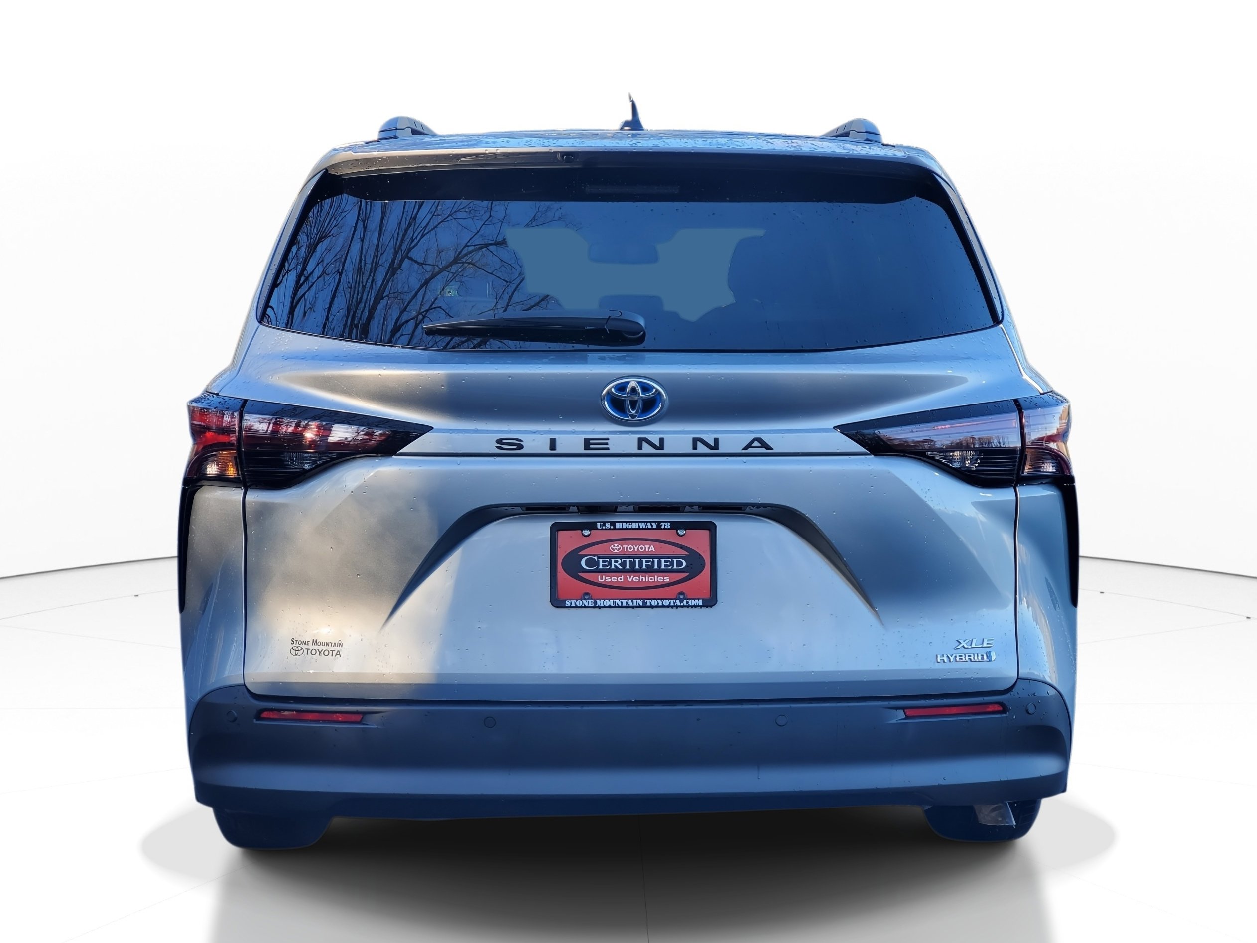 Used 2024 Toyota Sienna XLE image 5