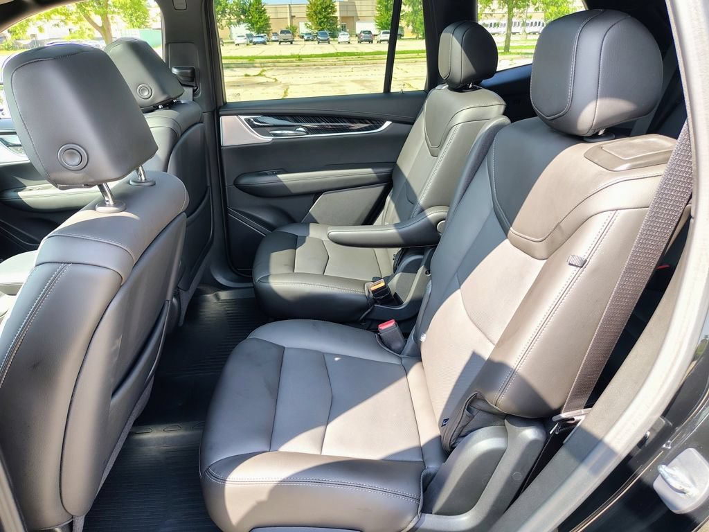Used 2023 Cadillac XT6 Premium Luxury w/ Technology Package AWD/4WD image 38
