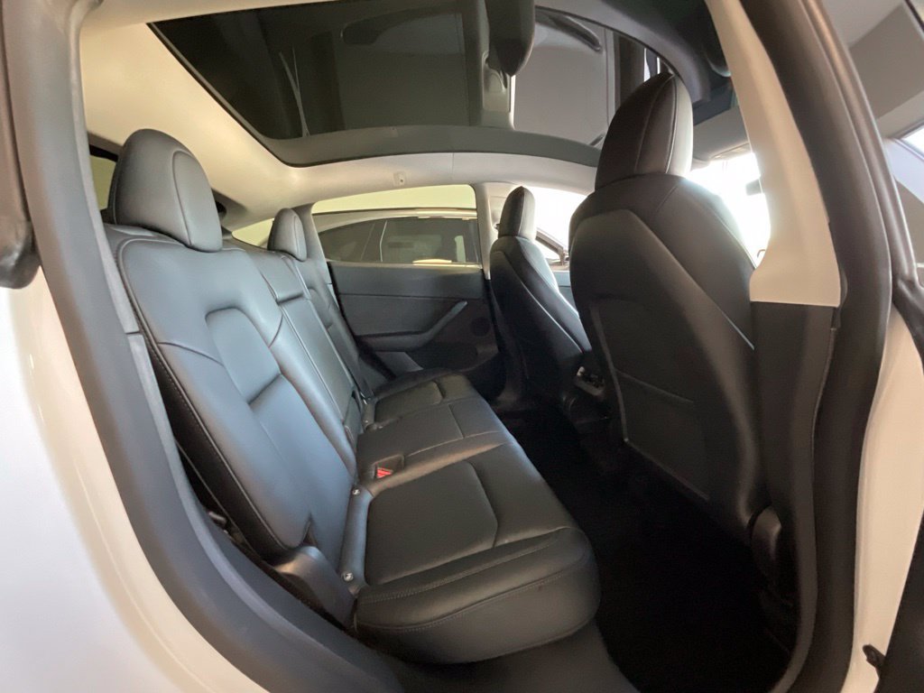 Used 2022 Tesla Model Y Long Range AWD/4WD image 16