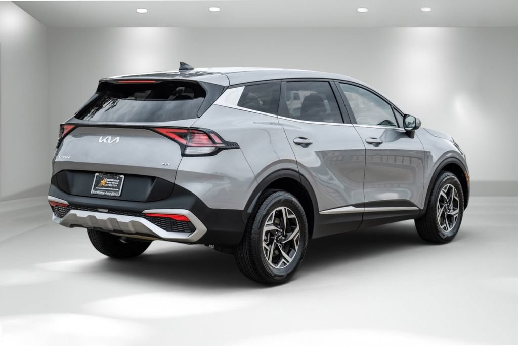 Used 2023 Kia Sportage LX AWD/4WD image 6