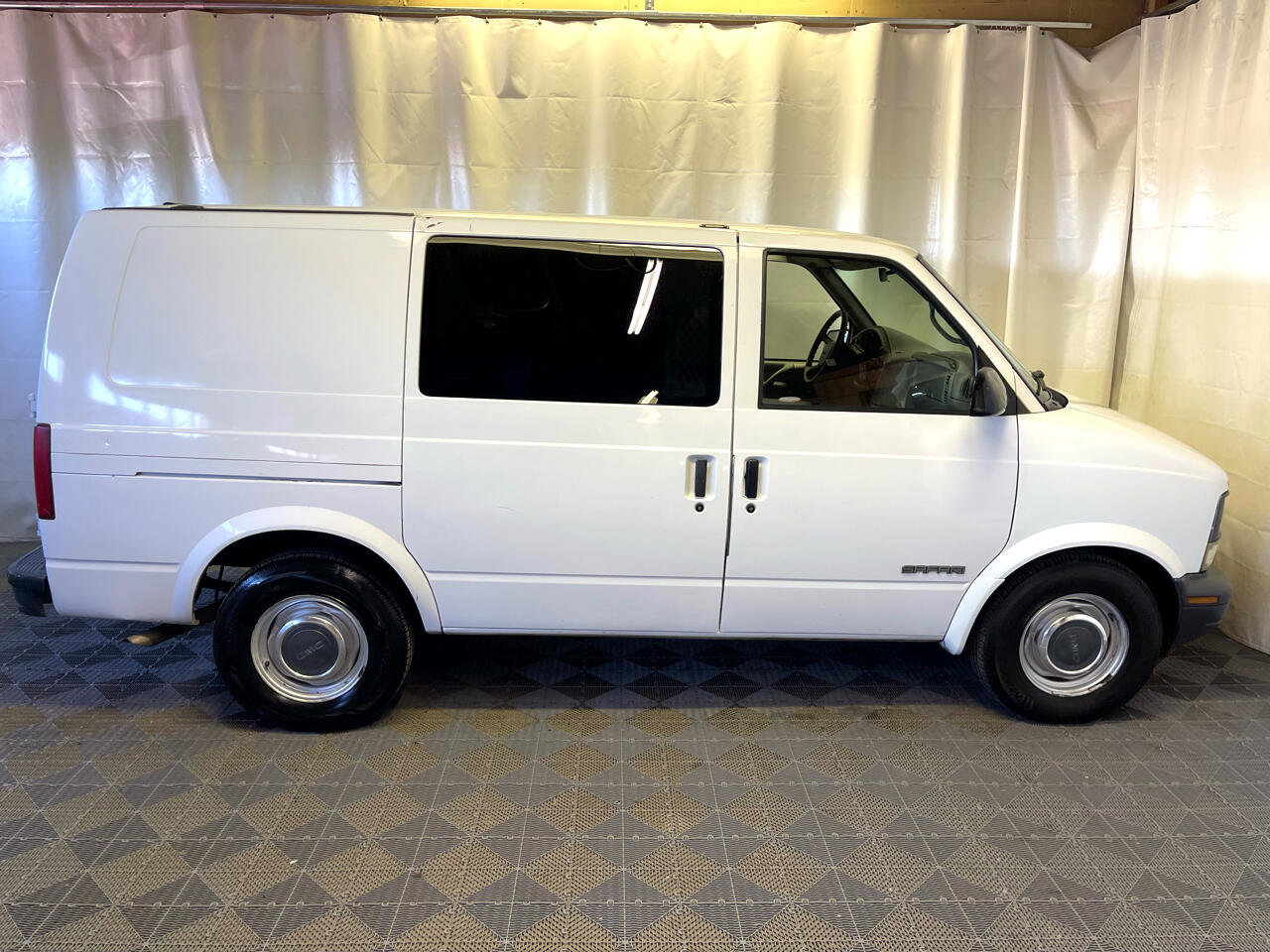 Used 1999 GMC Safari image 9