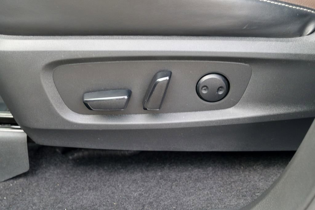 Used 2022 Nissan Pathfinder Platinum w/ Cargo Package image 24