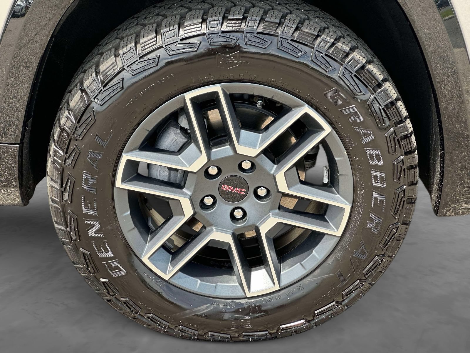 Used 2026 GMC Terrain AT4 w/ Convenience Package III AWD/4WD image 7