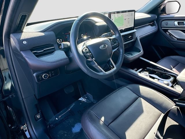 Used 2025 Ford Explorer Platinum w/ Ultimate Package AWD/4WD image 9
